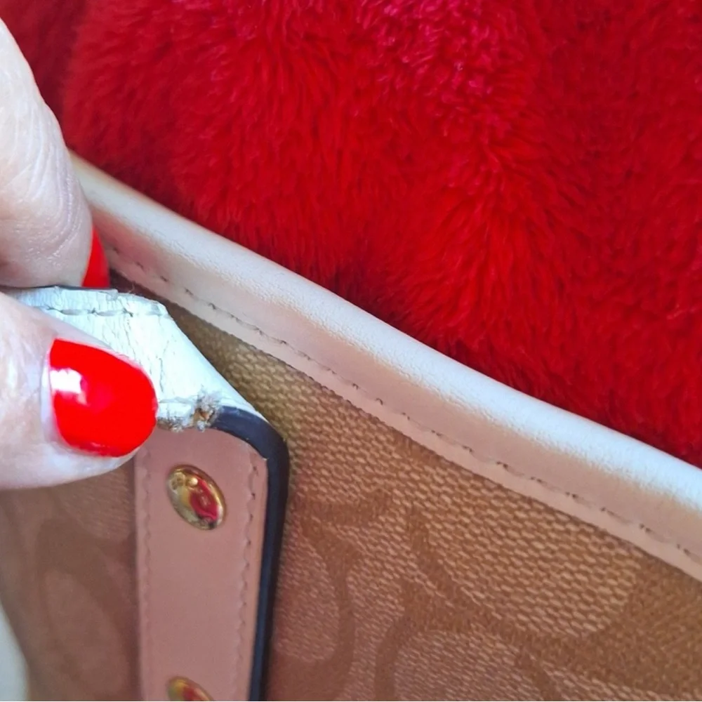 EUC: COACH CITY TOTE IN SIGNATURE CANVAS (THIS IS A STEAL) - Picture 6 of 13